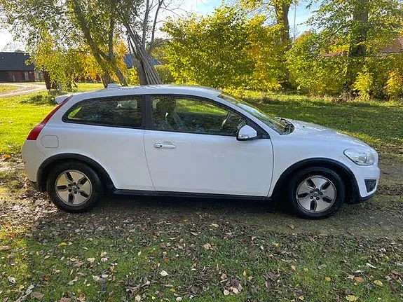Volvo C30 2011 photo 2