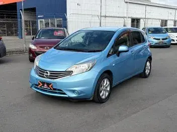 Nissan Note 2013 photo 4