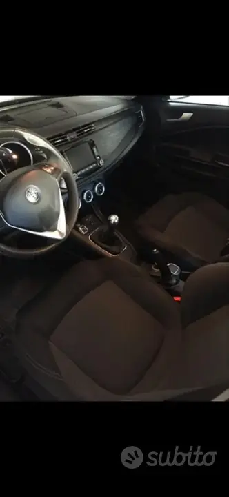 Alfa Romeo Giulietta 2018 photo 2