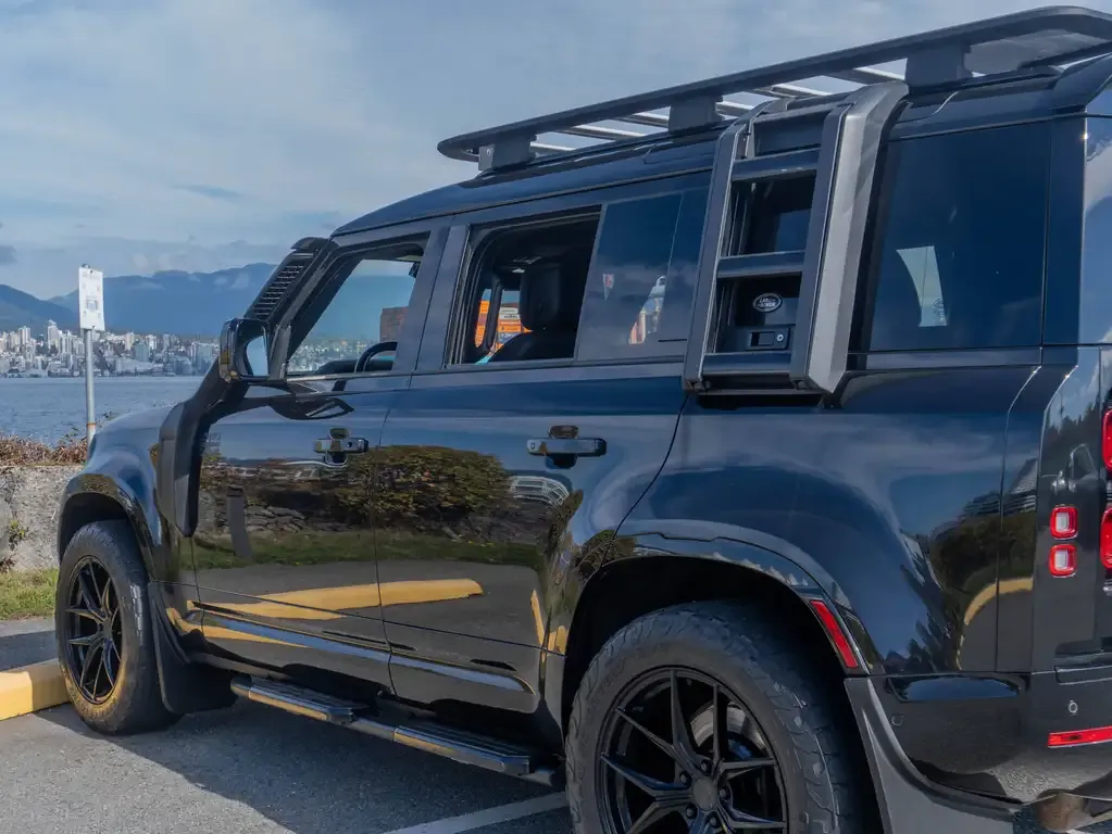 Land Rover Defender 2022 photo 4