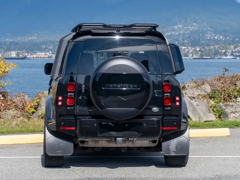 Land Rover Defender 2022 photo 5