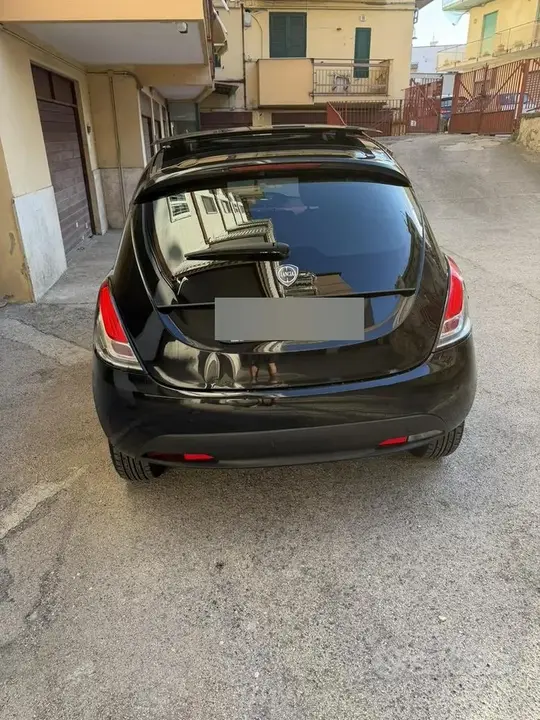 Lancia Ypsilon 2012 photo 3