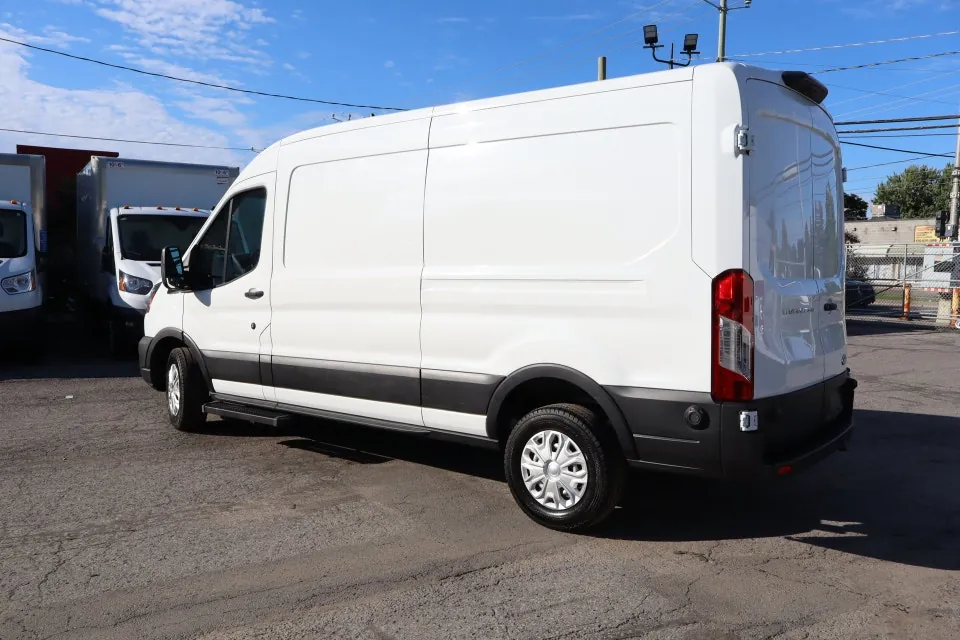 Ford Transit 2024 photo 5