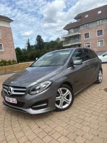 Mercedes-Benz B180