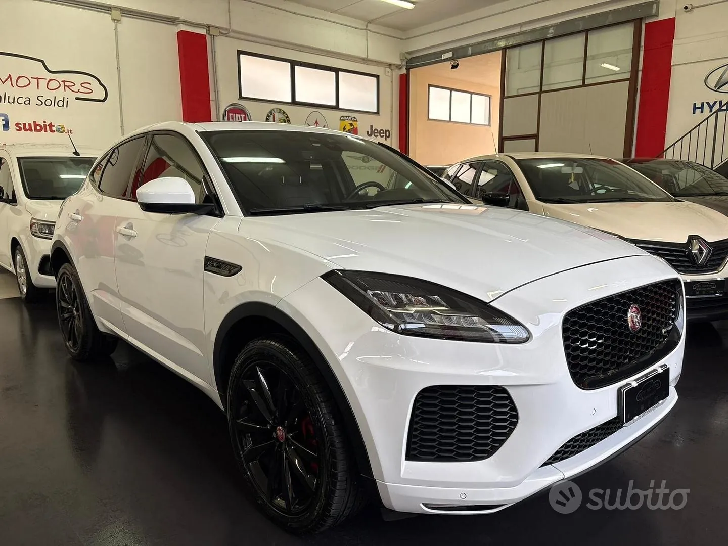 Jaguar E-Pace 2019 photo 3