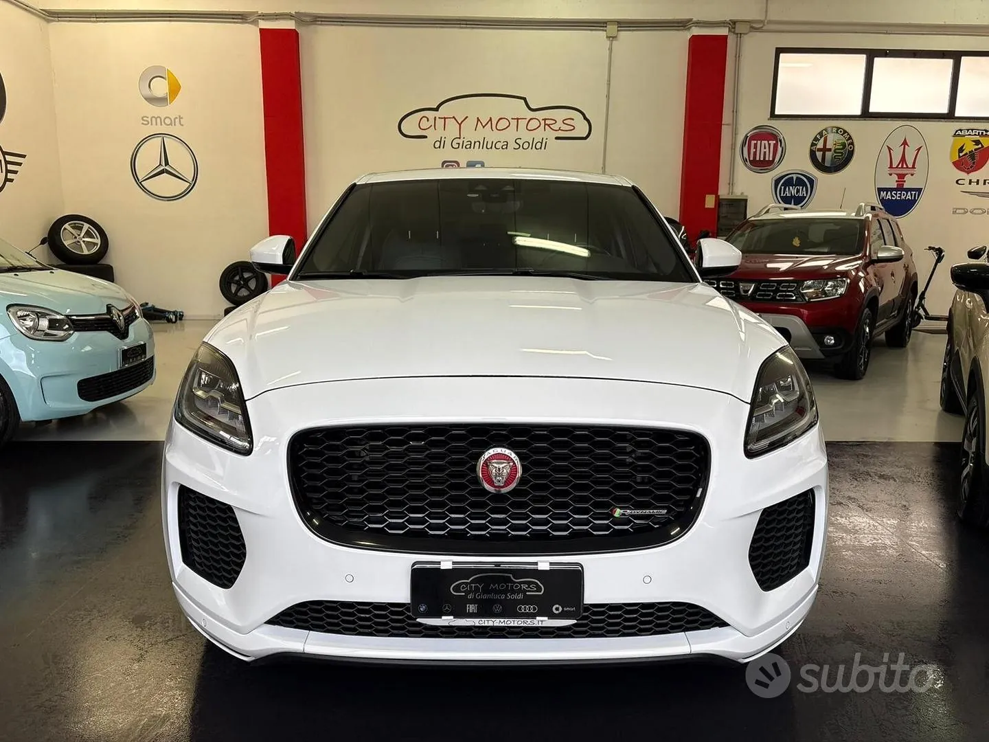 Jaguar E-Pace 2019 photo 2