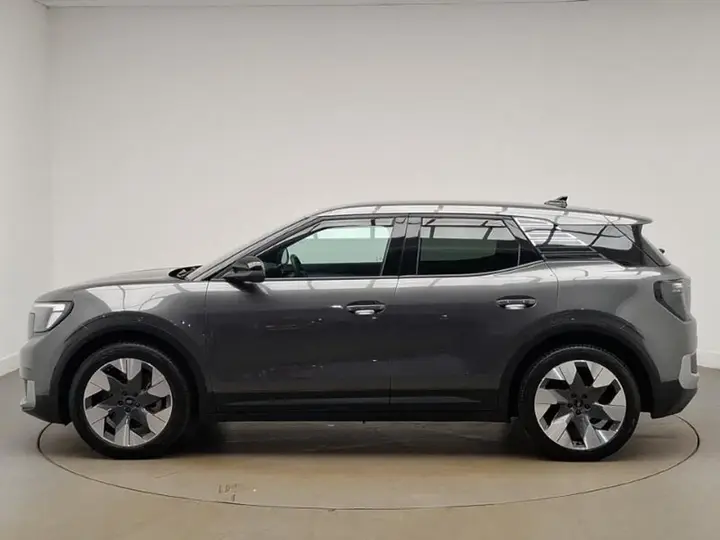 Ford Explorer 2024 photo 4