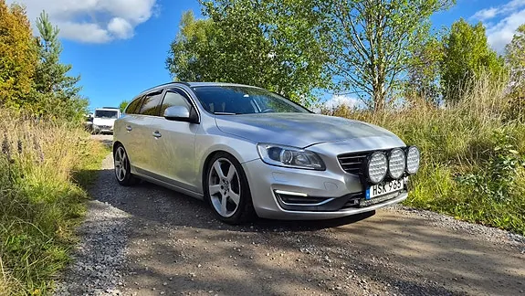 Volvo V60 2016 photo 2