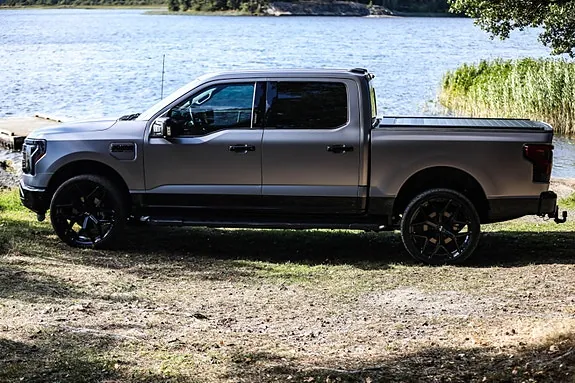 Ford F-150 2025 photo 2