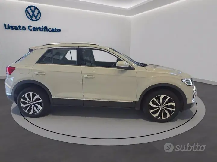 Volkswagen T-Roc 2023 photo 3