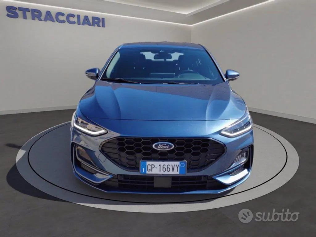 Ford Focus 2023 photo 2