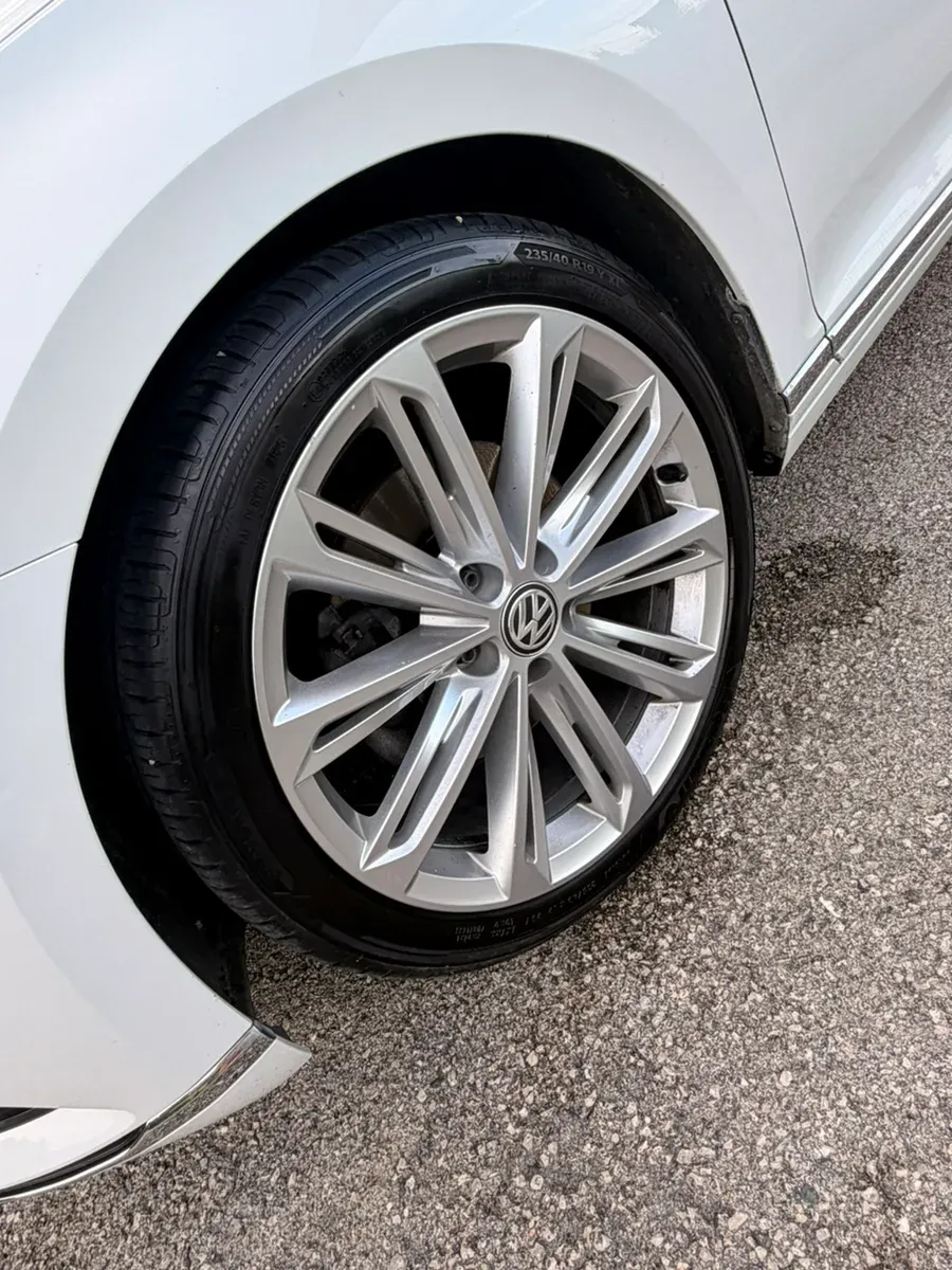 Volkswagen Passat 2017 photo 3