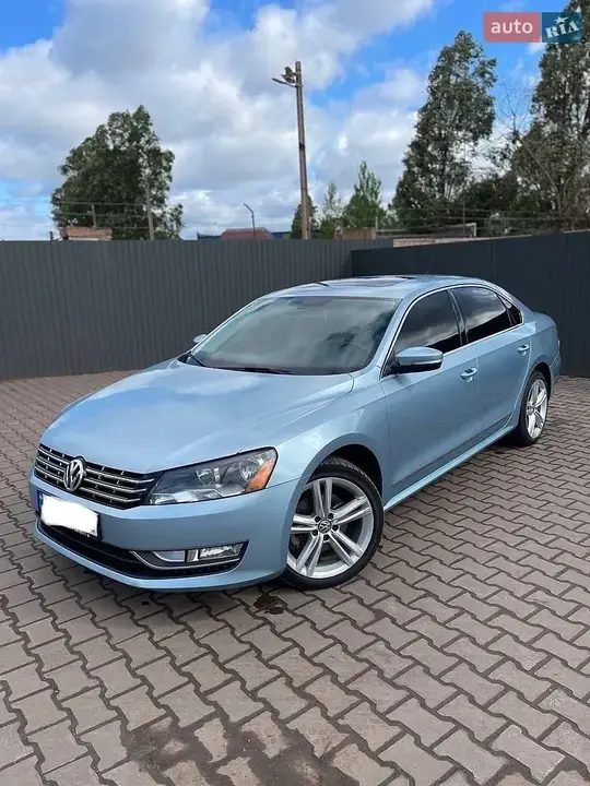 Volkswagen Passat 2012 photo 2