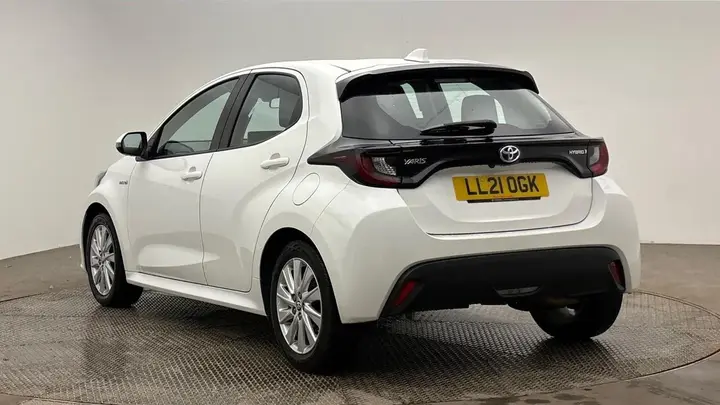 Toyota Yaris 2021 photo 2