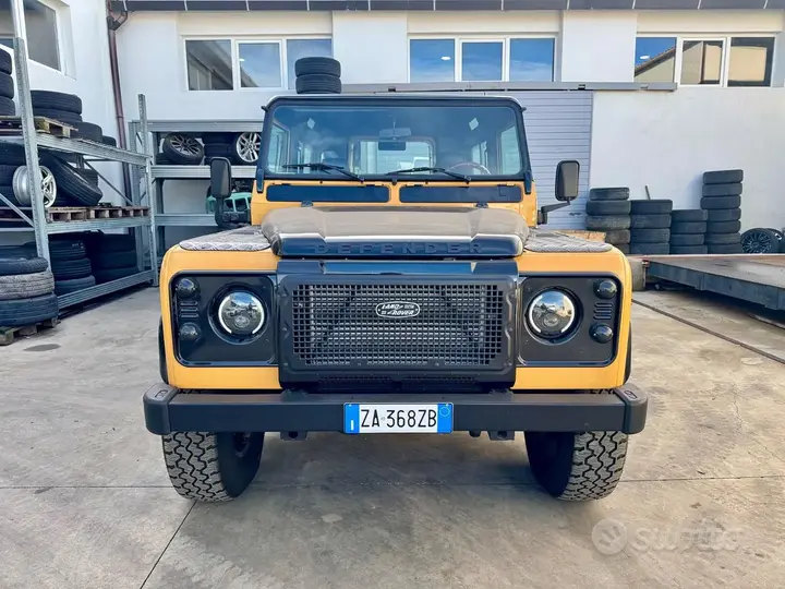 Land Rover Defender