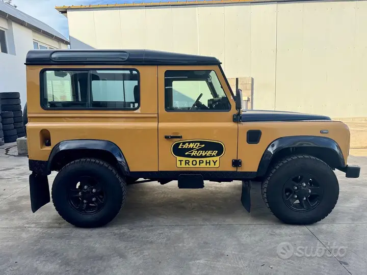 Land Rover Defender 2000 photo 3