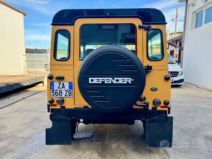 Land Rover Defender 2000 photo 4