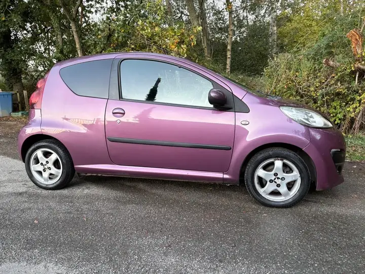 Peugeot 107 2012 photo 2