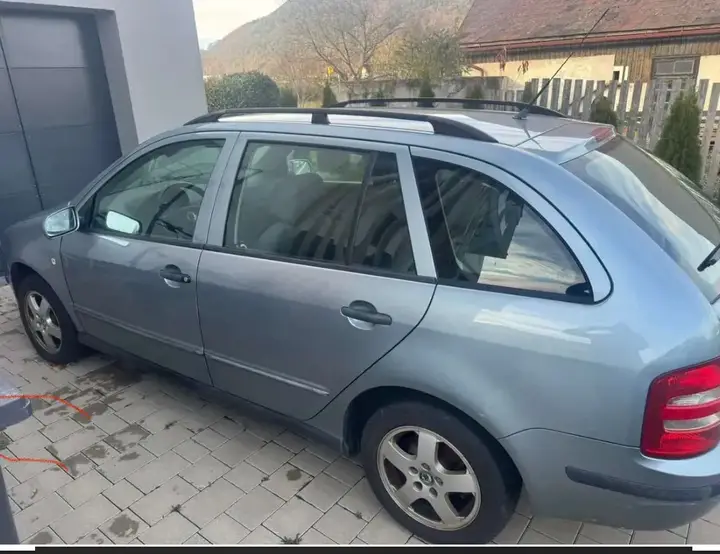 Skoda Fabia 2002 photo 2