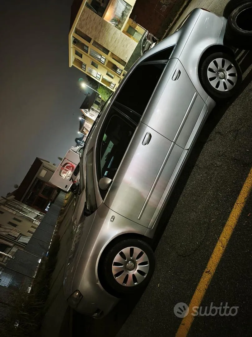 Audi A4 2006 photo 5