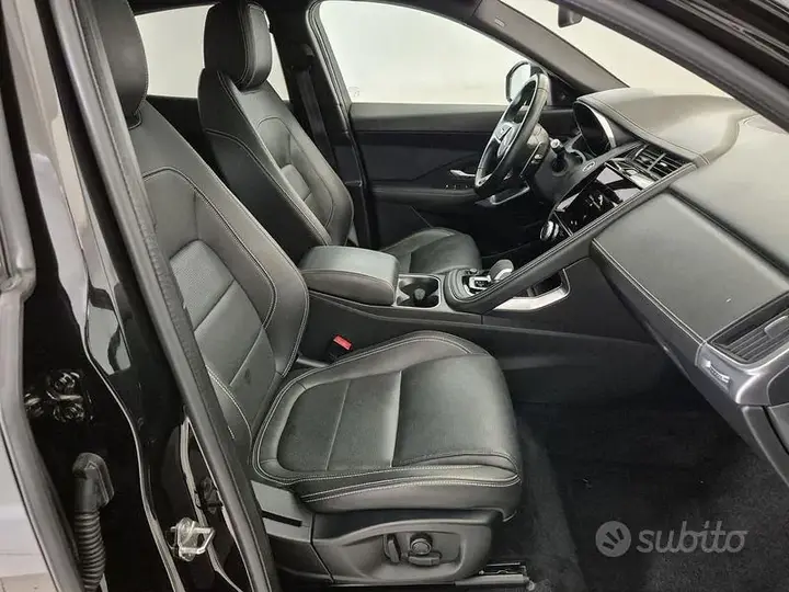 Jaguar E-Pace 2022 photo 3