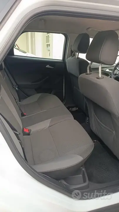 Ford Focus 2011 photo 4