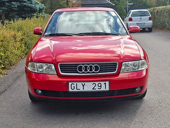 Audi A4 1999 photo 2