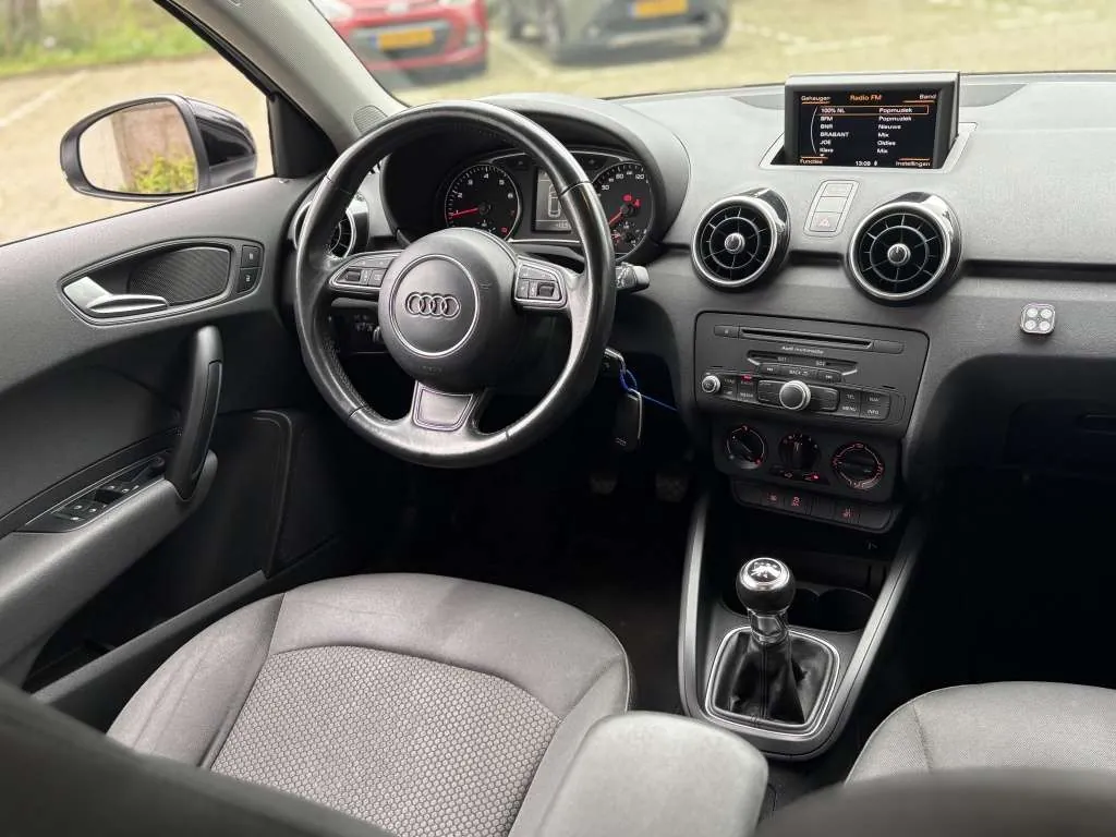 Audi A1 Sportback 2014 photo 2