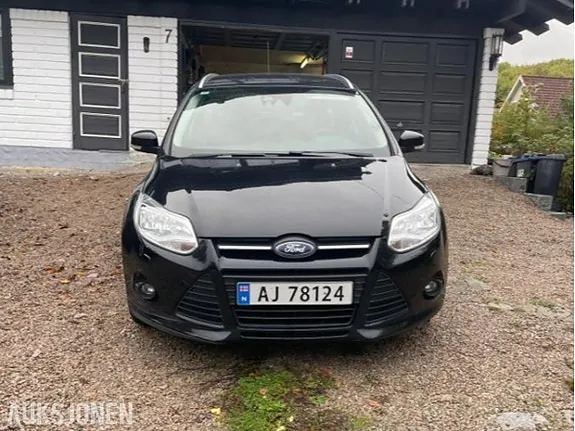 Ford Focus 2012 photo 2
