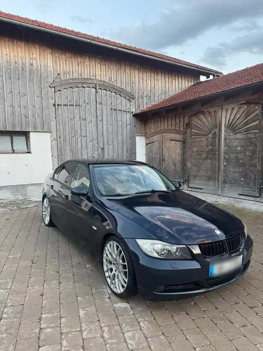 BMW 320I