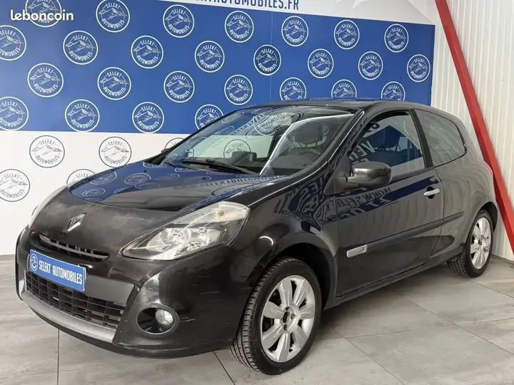 Renault Clio 2010 photo 2