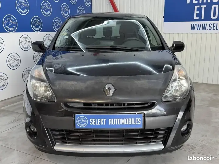 Renault Clio 2010 photo 5