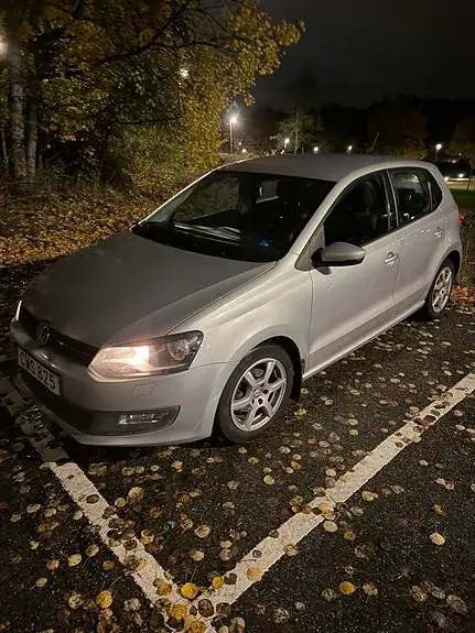Volkswagen Polo 2011 photo 2