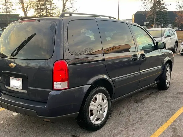 Chevrolet Uplander 2009 photo 4