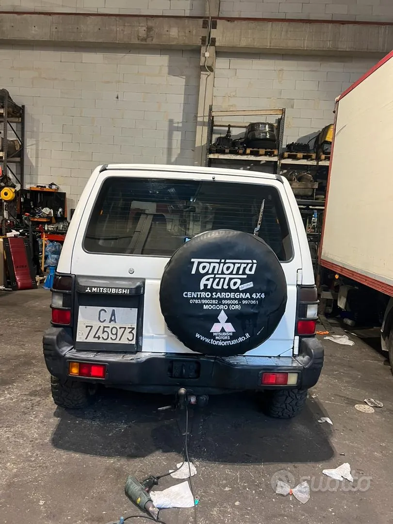 Mitsubishi Pajero 1993 photo 2