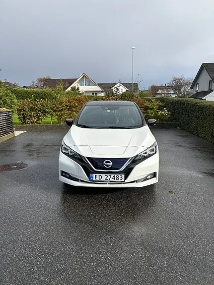 Nissan Leaf 2021 photo 2