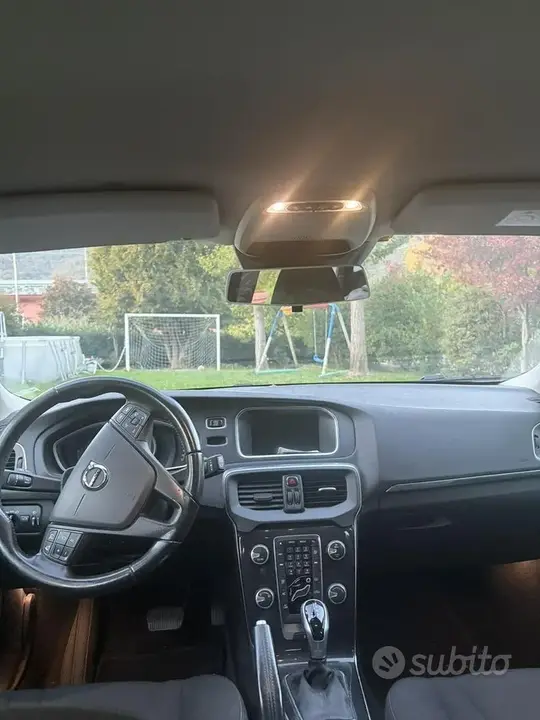 Volvo V40 2017 photo 4