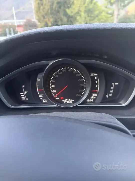 Volvo V40 2017 photo 5
