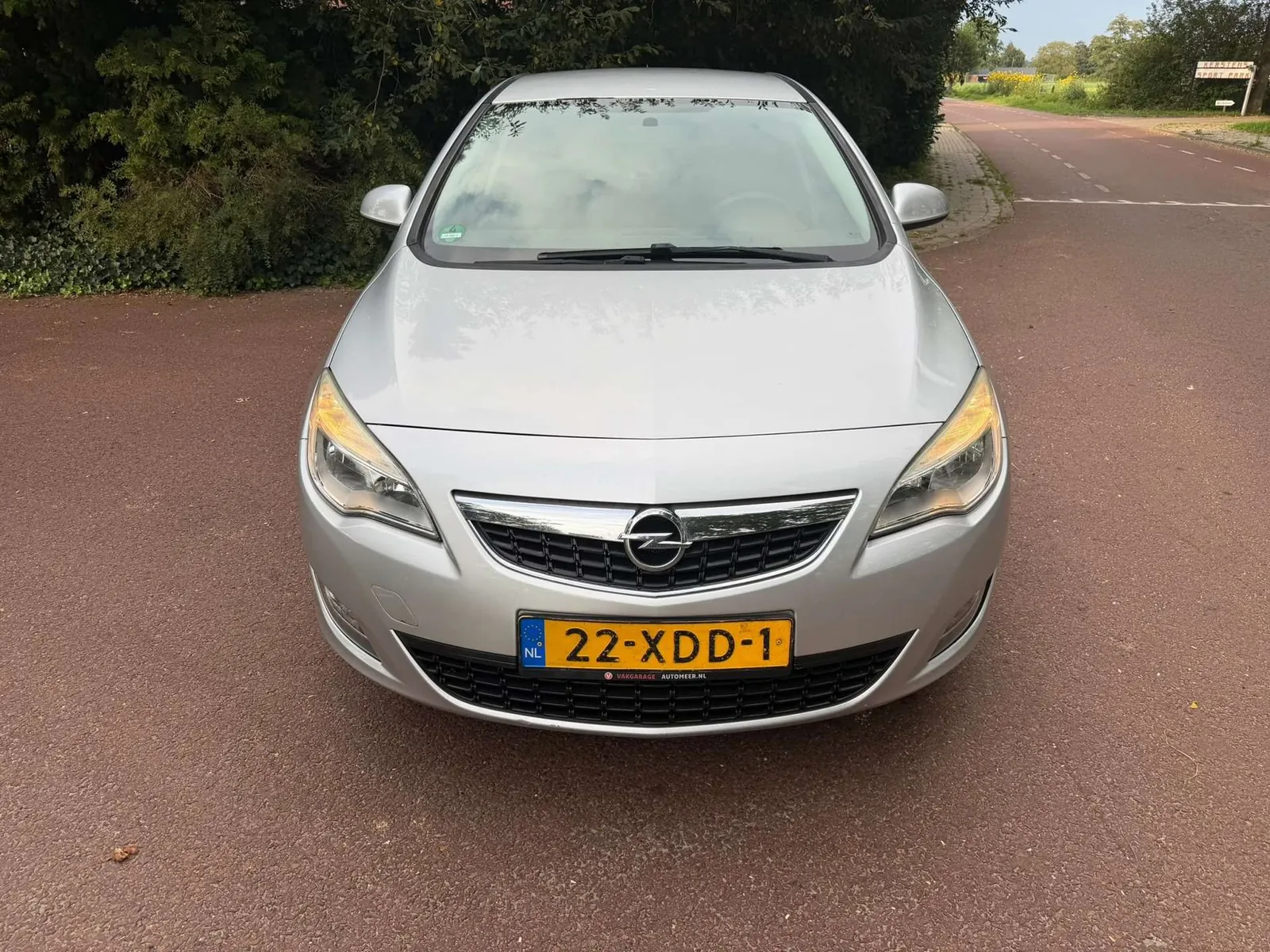 Opel Astra 2012 photo 2