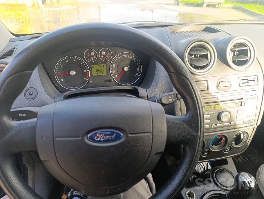 Ford Fiesta 2007 photo 3