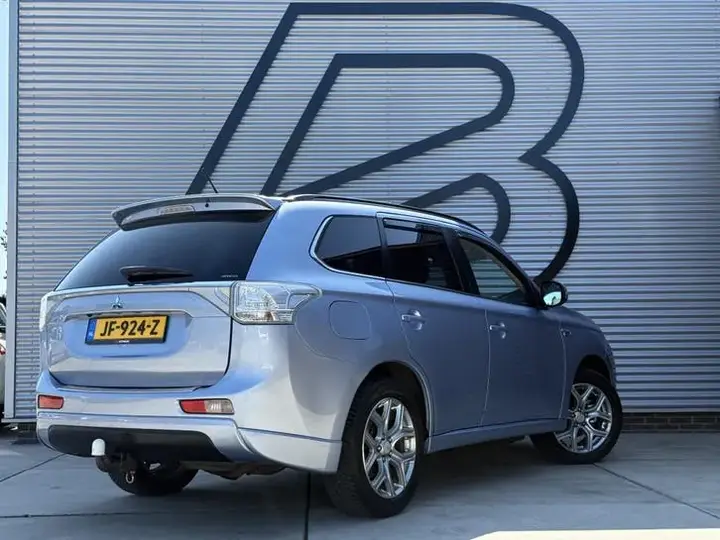 Mitsubishi Outlander 2014 photo 3