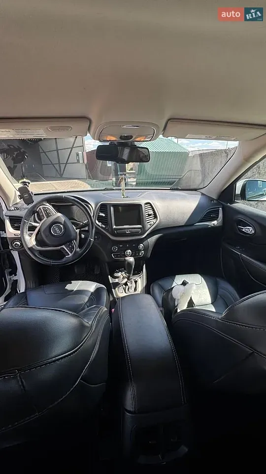 Jeep Cherokee 2016 photo 3