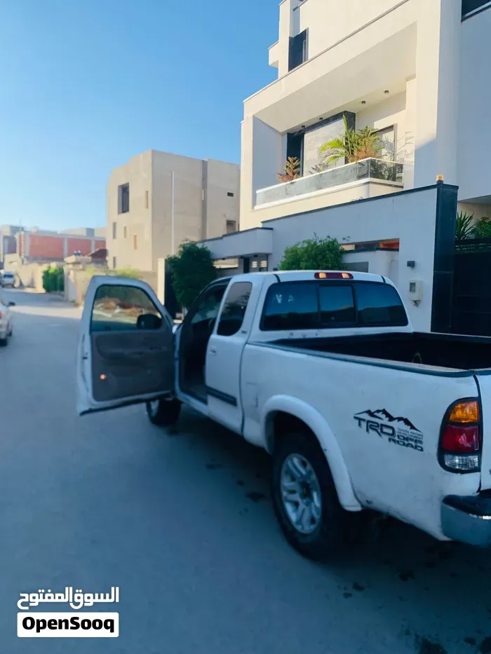 Toyota Tundra 2004 photo 2