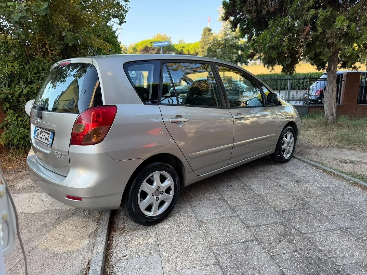 Toyota Corolla Verso 2002 photo 5