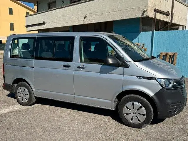 Volkswagen Transporter 2021 photo 2
