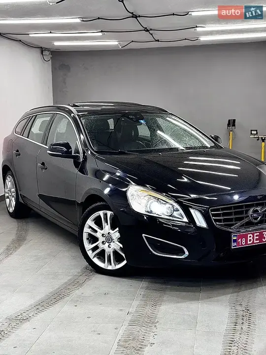 Volvo V60 2012 photo 2