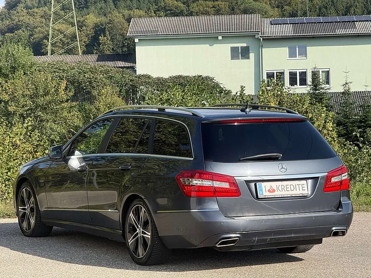 Mercedes-Benz E-Class 2012 photo 3