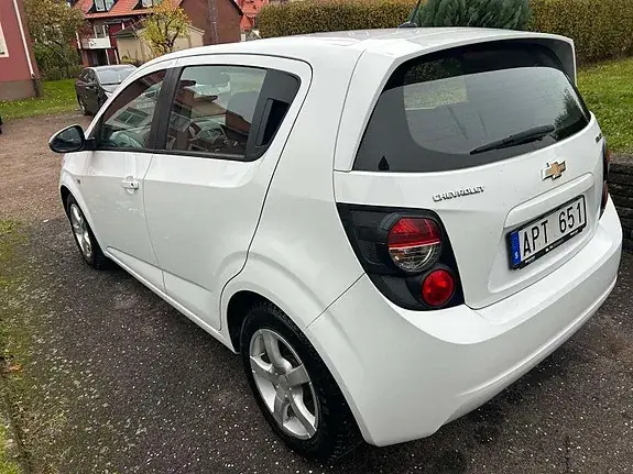 Chevrolet Aveo 2012 photo 4