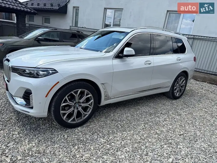 BMW X7 2021 photo 2