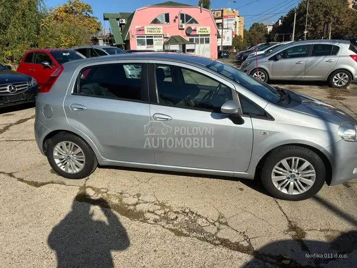 Fiat Grande Punto 2005 photo 4